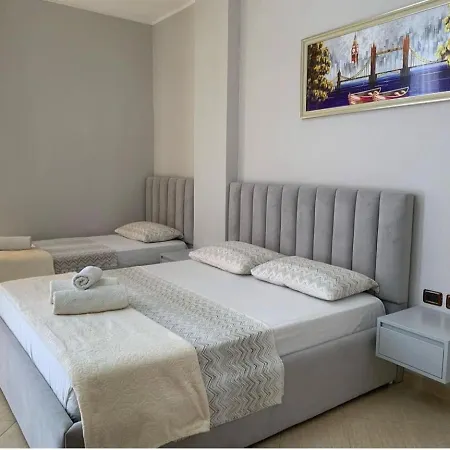 Eden Hotel *